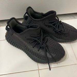 Black Yeezy boost 350 boost